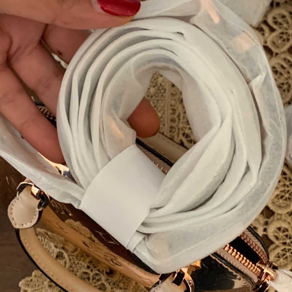 New MK mini satchel/ crossbody 💖 - Picture 4 of 7